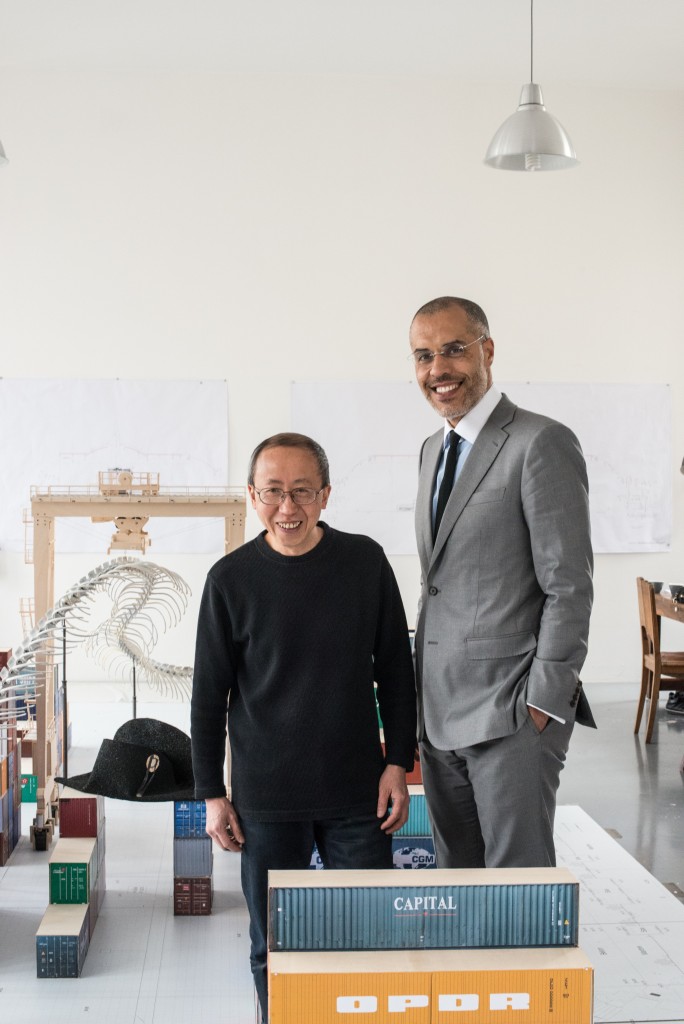 Huang Yong Ping et Kamel Mennour dans son atelier, photo courtesy Jean -François Gaté.